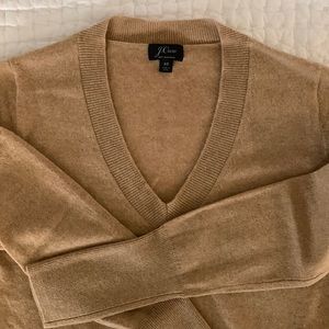 Long-Sleeve Everyday Cashmere Fitted V-Neck Sweater